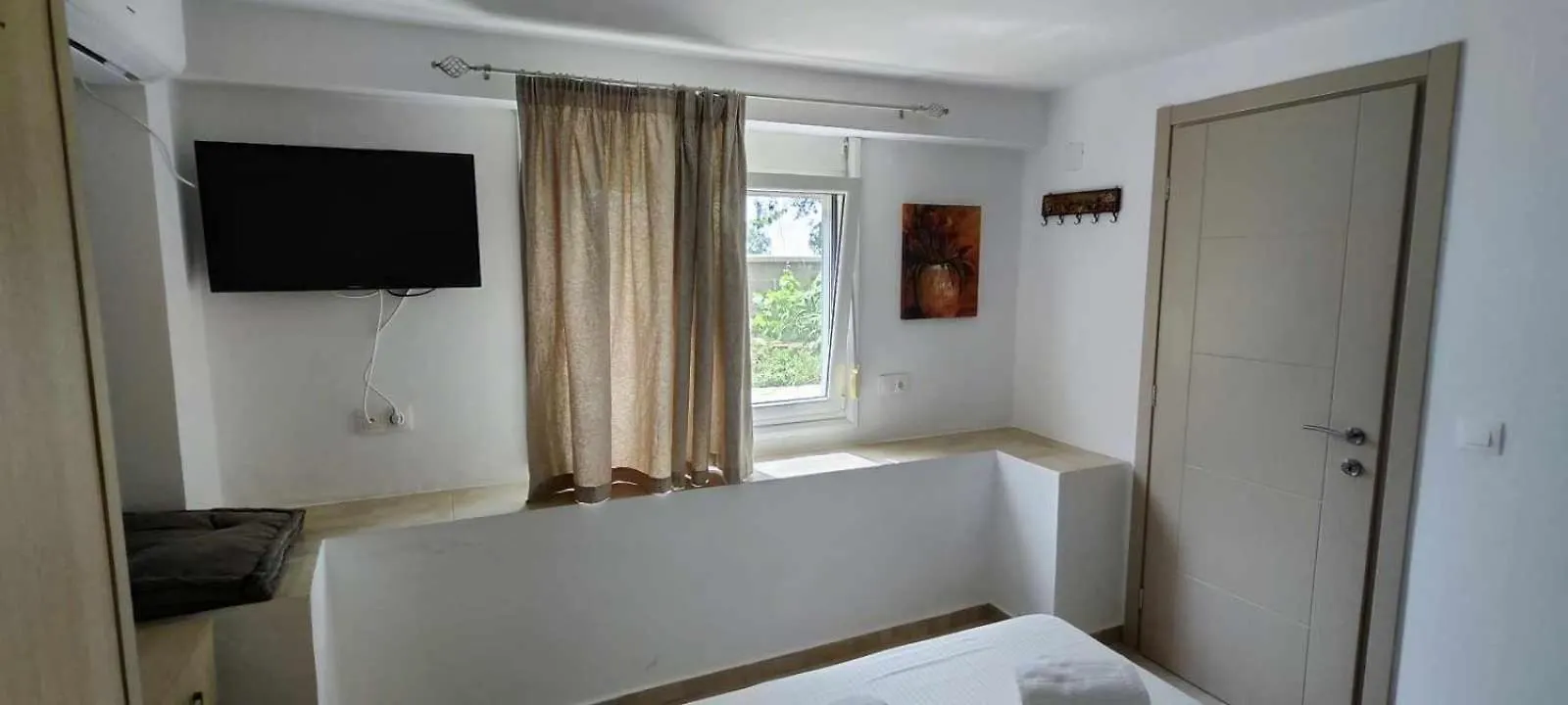 Spartila Apartments Dhermi Aparthotel