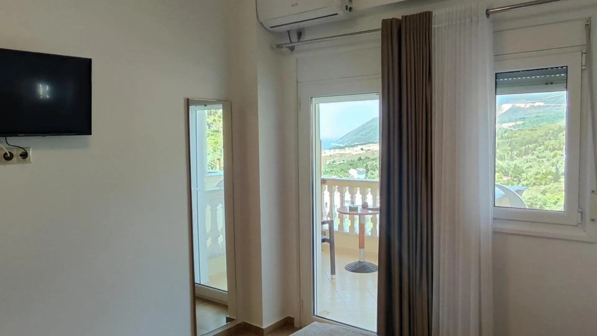 Spartila Apartments Dhermi Aparthotel